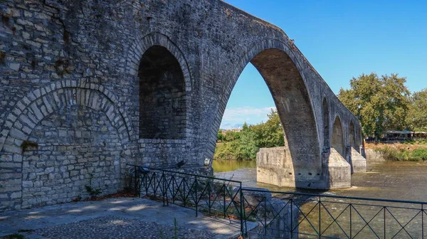 Ponte Pedra Velha Arta Rio Arachthos Epirus Greece — Fotografia de Stock