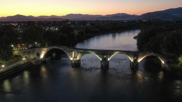 Arta古石桥 Arachthos河 无人驾驶飞机视图 希腊伊庇鲁斯 — 图库照片