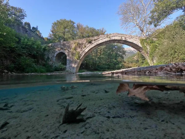 Old Stone Bridge Kaber Aga Zagoritikos River Half Underwater View — Stock Photo, Image
