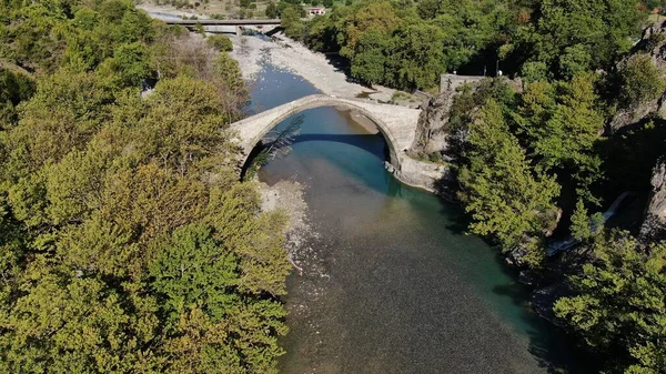 Puente Piedra Viejo Konitsa Río Aoos Vista Aérea Del Drone —  Fotos de Stock