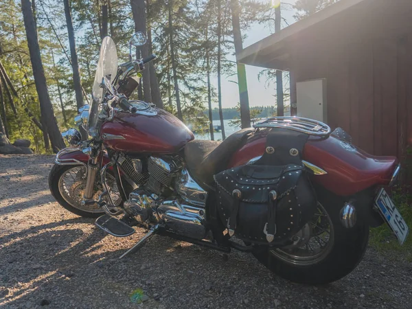 Finlandiya. Turku. 3 Temmuz 2021 Motosikletinin doğası gereği. Motosikletlilerin yaz toplantısı konsepti..