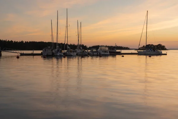 Finnland Turku Juli 2021 Yachten Pier Sonnenuntergang Meer Urlaub Urlaub Stockfoto