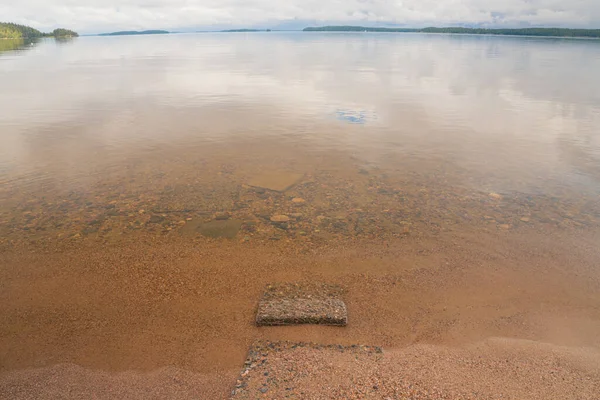 Água Transparente Reservatório Você Pode Ver Fundo Rochoso — Fotografia de Stock