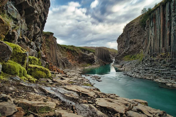 Floden Studlagil Basalt Canyon Island — Stockfoto