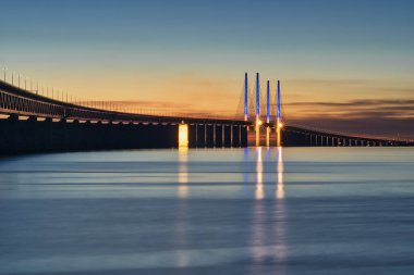 Danimarka ile İsveç arasındaki Öresund Köprüsü gün batımında uzun süre açık kalacak.