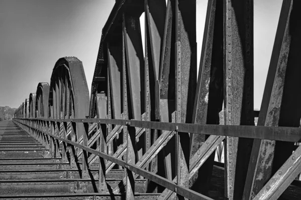 Velha Ponte Ferroviária Aço Enferrujado Com Arcos Doemitz Alemanha — Fotografia de Stock