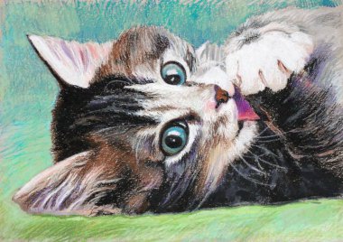 Küçük tatlı bir kedi yavrusu patisini yalıyor ve bize bakıyor. Pastel boya ile yapılmış bir portre. 