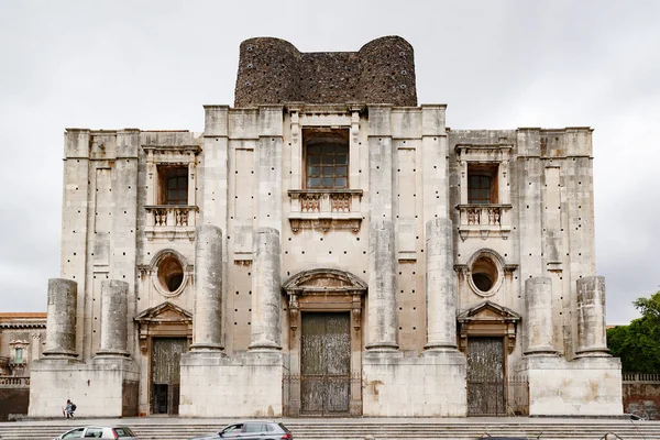 Claustro do Mosteiro Beneditino de San Nicolo lArena em Catania — Fotografia de Stock