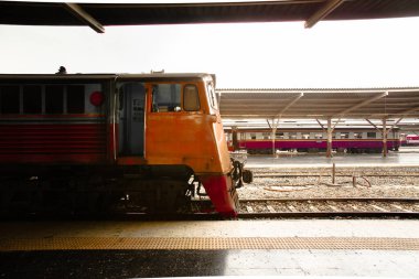 Tren istasyonundaki eski lokomotif