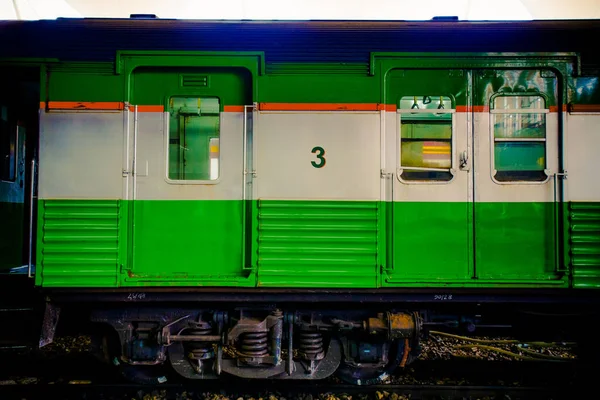 Green Metal 3Rd Class Passenger Locomotives — Stock Photo, Image