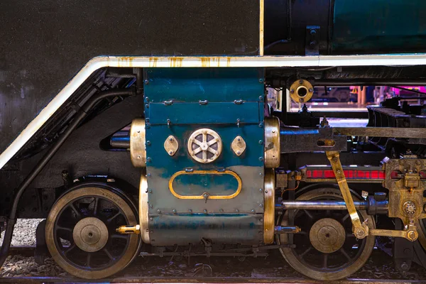 Κοντινό Πλάνο Τροχοί Και Διάταξη Κίνησης Της Παλιάς Ατμομηχανής — Φωτογραφία Αρχείου