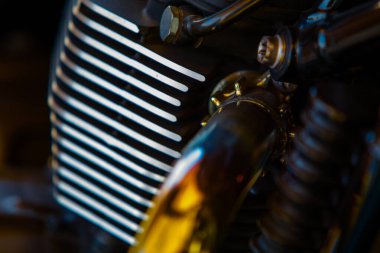 Motor parçalarının yüzey görüntüsü ve parlaklığı