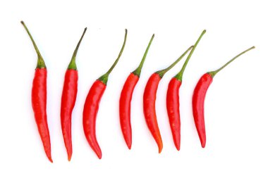 Yakın plan Kırmızı acı biber beyaz arka planda izole