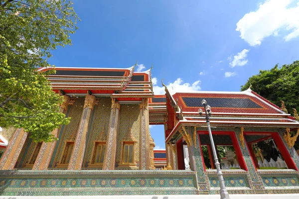 Arquitetura Tailandesa Belos Motivos Tailandeses Ratchabophit Sathitmahasimaram Ratchaworawihan Templo — Fotografia de Stock