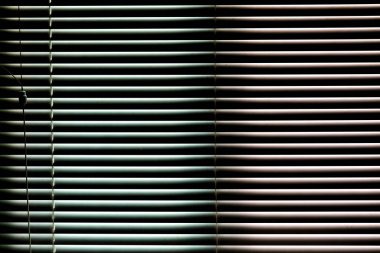 Beyaz kör gölge perde ve gölge