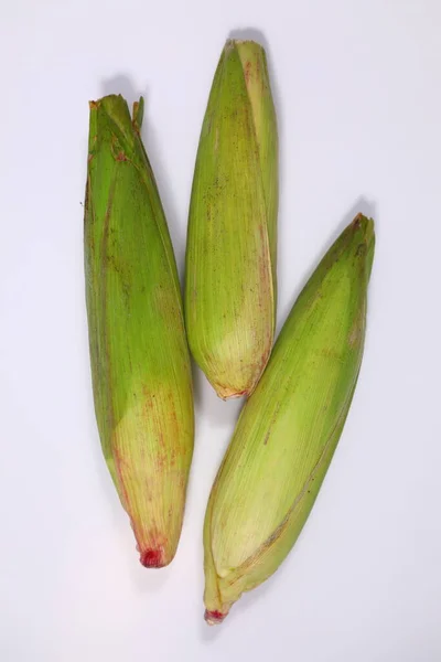 Siam Ruby Queen Corn White Background Peeled — Fotografia de Stock