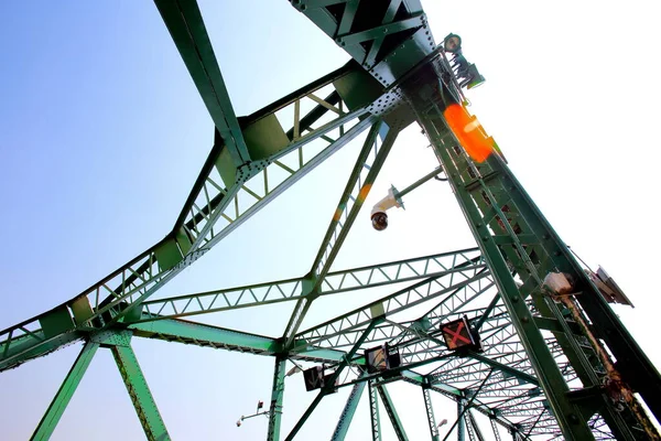 Beautiful Old Green Bridge Steel Structures Evening – stockfoto