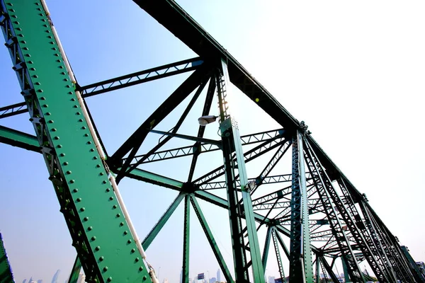 Beautiful Old Green Bridge Steel Structures — Stockfoto