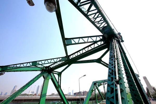 Beautiful Old Green Bridge Steel Structures — ストック写真