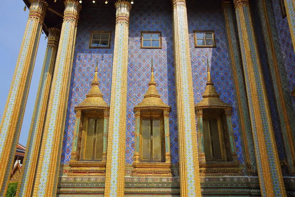 Fenster Von Prasat Phra Thep Bidon Hochthailändische Architektur Der Rattanakosin — Stockfoto