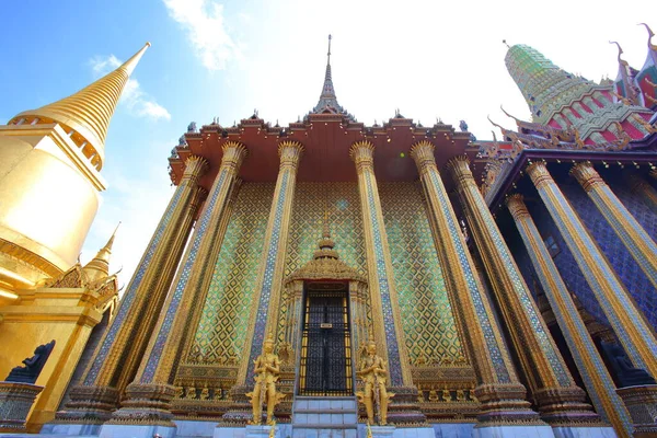 Mrówki Oczy Widok Prasat Phra Thep Bidon Phra Mondop Architektury — Zdjęcie stockowe