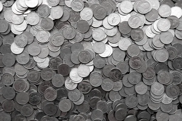 Yakın plan Tayland baht parası yığını.