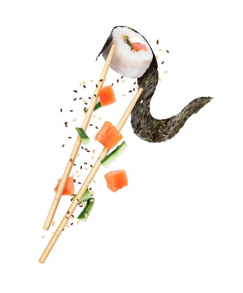 Rollo Sushi Sin Envolver Intercalado Entre Palillos Con Ingredientes Cerca — Foto de Stock