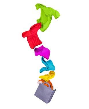 Kese kağıdından yeni tişörtler çıkıyor.