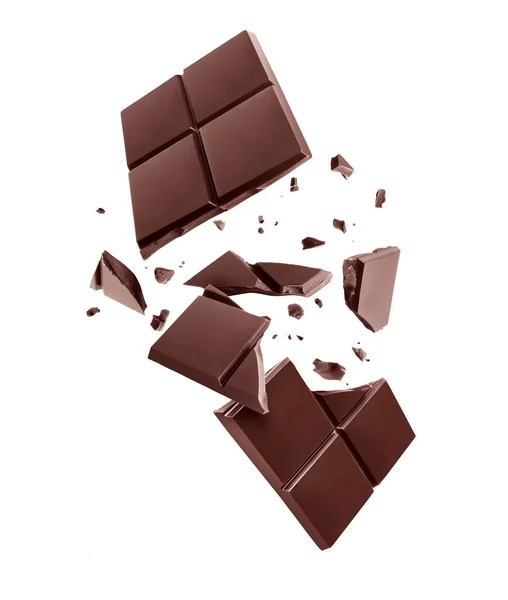 暗いチョコレートのバーは 空気中の2つの半分に 白の背景に隔離された分割 — ストック写真