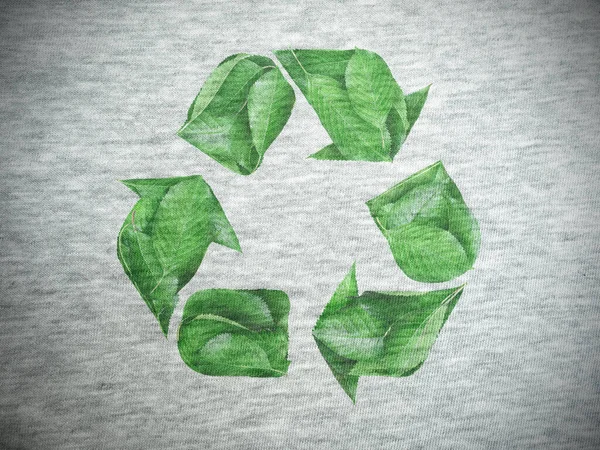 Знак Переработки Созданный Зелеными Листьями Напечатан Хлопковой Ткани — стоковое фото