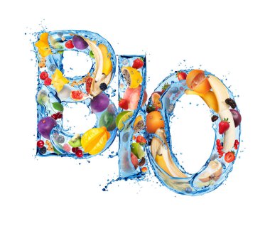 Sudan yapılmış biyografi kelimesi beyaz arka planda izole edilmiş meyve ve böğürtlenlerle doludur.