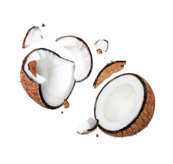Verpletterde Kokosnoot Close Lucht Geïsoleerd Witte Achtergrond — Stockfoto