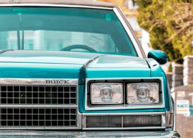 Antalya, Türkiye 24 Haziran 2021: Mercan Buick Regal ilk nesil park etti