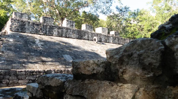 Κατασκευή Της Αρχαίας Μαγιανής Ερειπωμένης Πέτρας Του Παιχνιδιού Μπάλα Στην — Φωτογραφία Αρχείου