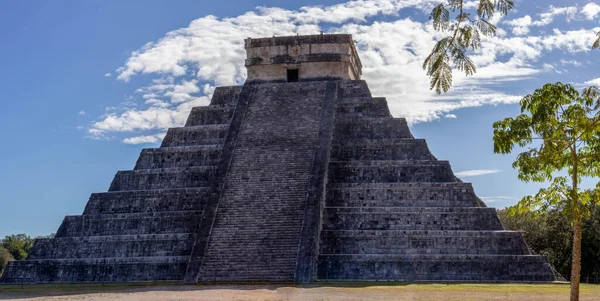 Famosa Pirâmide Templo Maia Kukulkan Chichen Itza Uma Das Sete — Fotografia de Stock