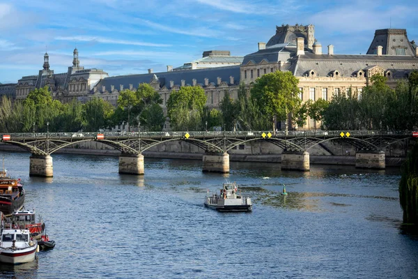 Pont Des Arts Paris Louvre Museum Bridge Seine River Divides — Stockfoto
