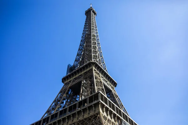 Eiffel Tower Beautiful Blue Sky Next Seine River Paris Visited — Stock fotografie