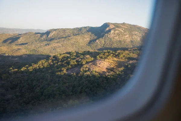 Prachtig Landschap Uit Het Raam Van Een Commercieel Jet Passagiersvliegtuig — Stockfoto