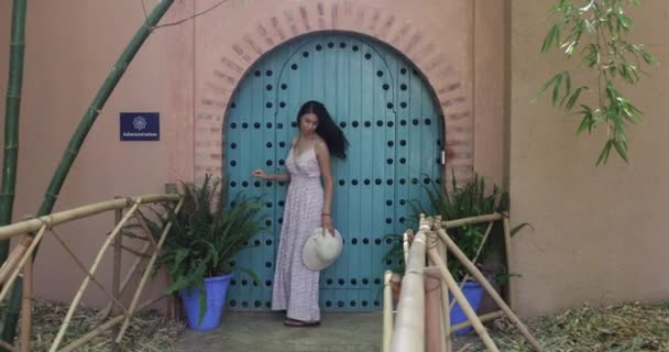 Turista Deixando Jardim Majorelle Que Jardim Botânico Marrakech Marrocos Que — Vídeo de Stock