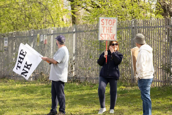 Demonstranti Demonstrující Mimo Kamenolomu Walleys Skládky Odpadu Silverdale Štáby Oblast — Stock fotografie