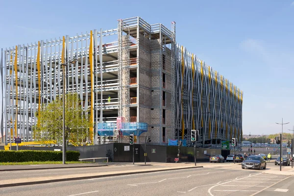 Hanley-Stoke-on-Trent, Staffordshire-Birleşik Krallık 21 Nisan 2022 Hanley 'nin yeni çok katlı otoparkı devam eden yenileme ve iç şehirler için yeniden şekillendirme aşamasında.