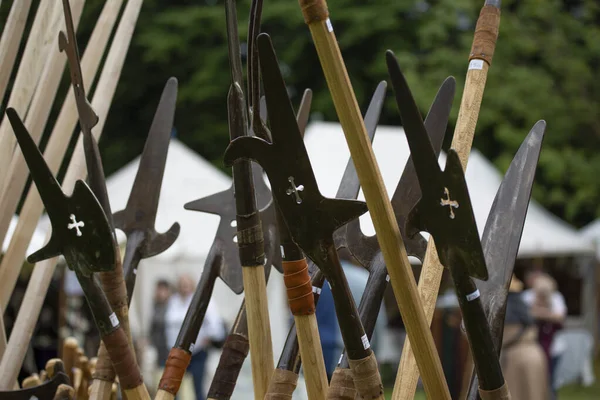 İngiliz iç savaşında kullanılan ortaçağ silahları koleksiyonu