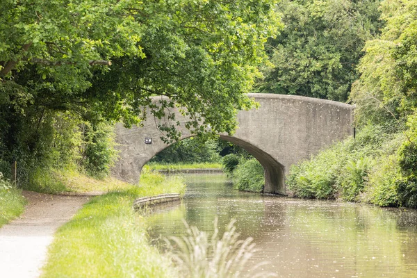 Bultrugbrug Het Coventry Kanaal Bij Alvecote Bij Tamworth — Stockfoto
