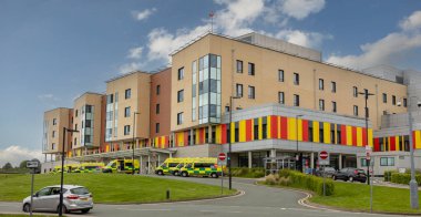 Newcastle-under-Lyme, Staffordshire birleşik krallığı 14 Nisan 2022 Acil Servis (A & E) ekipleri Kraliyet Stoke Hastanesi 'nde