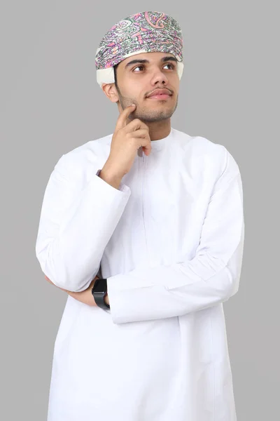 Omani Homem Pensando Ideias Negócios — Fotografia de Stock