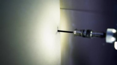 Sıva tahtası vidayla ekleniyor