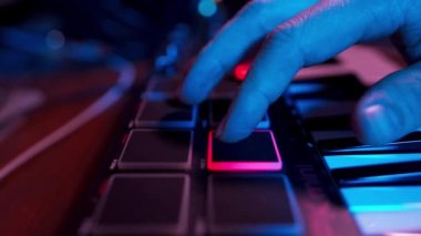 Erkek El Vuruşu Midi Denetleyici Davul Pedleri