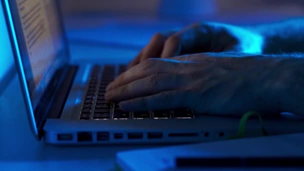 Man Hands Typing Keyboard Laptop Dark Room Light — Wideo stockowe