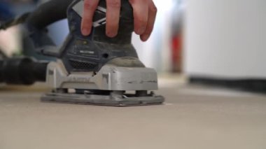 Sander ile Beton Döşeme Yüzeyi