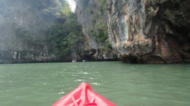 - Harika bir maceraydı. Tayland Adaları 'nın çevresinde Güzel Kanu ve Harika Mağaraları. 
